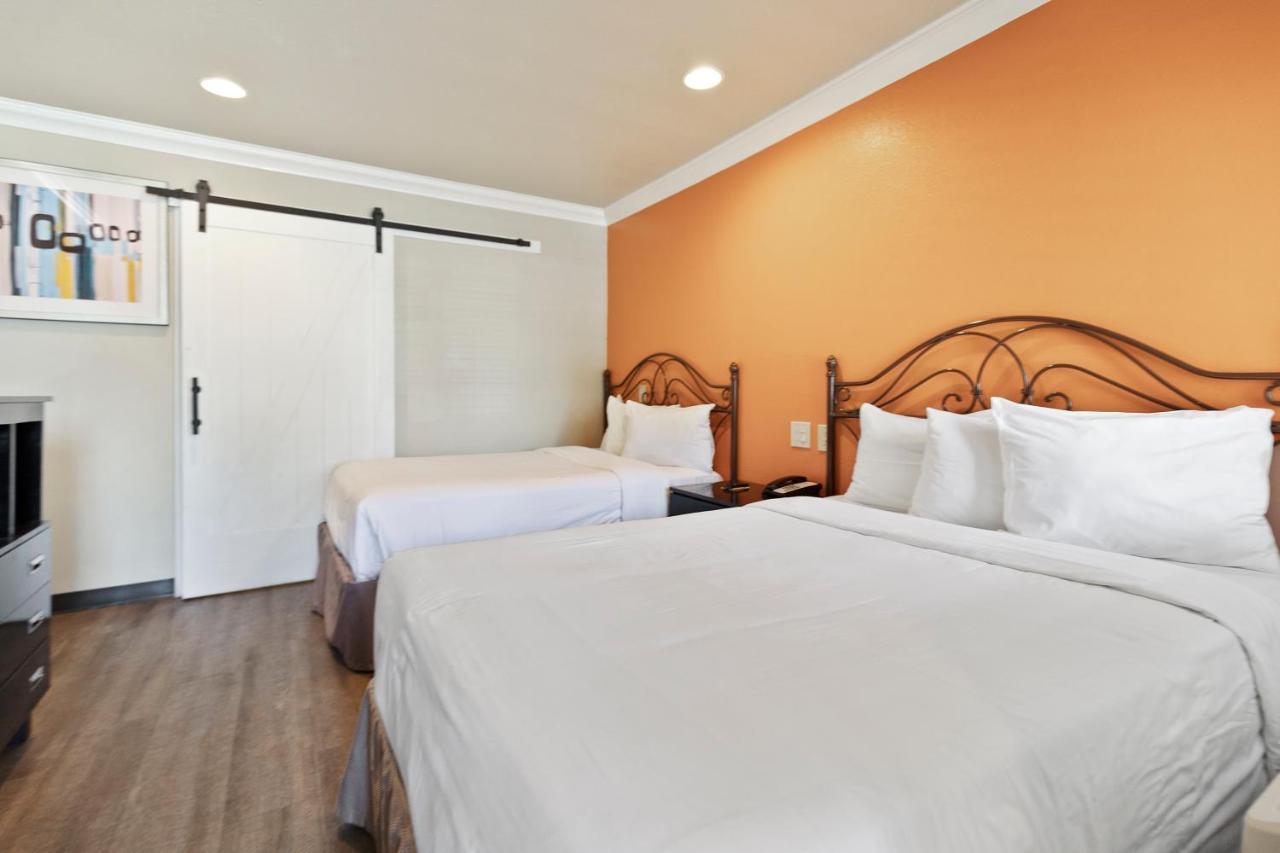 אל מונטה Le Blanc Inn & Suites מראה חיצוני תמונה