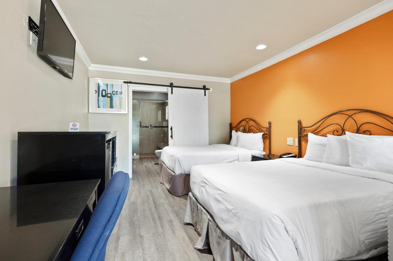 אל מונטה Le Blanc Inn & Suites מראה חיצוני תמונה
