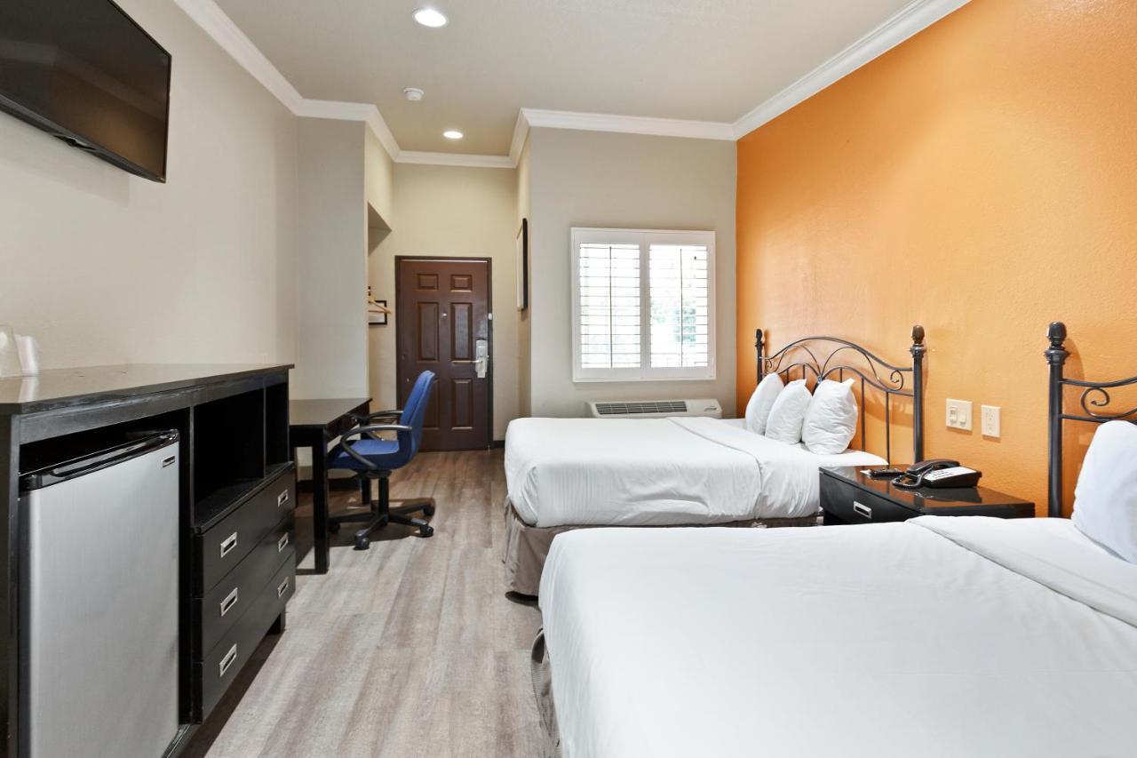 אל מונטה Le Blanc Inn & Suites מראה חיצוני תמונה