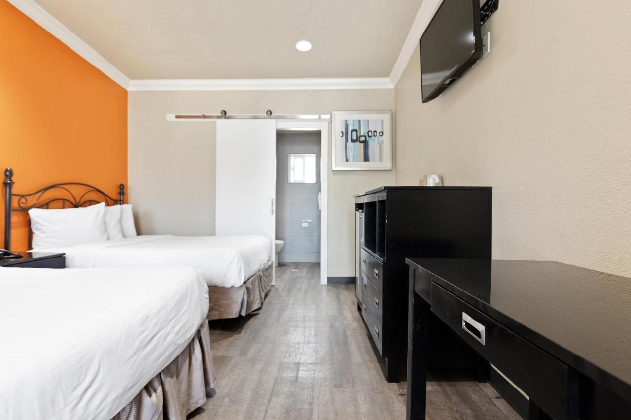 אל מונטה Le Blanc Inn & Suites מראה חיצוני תמונה
