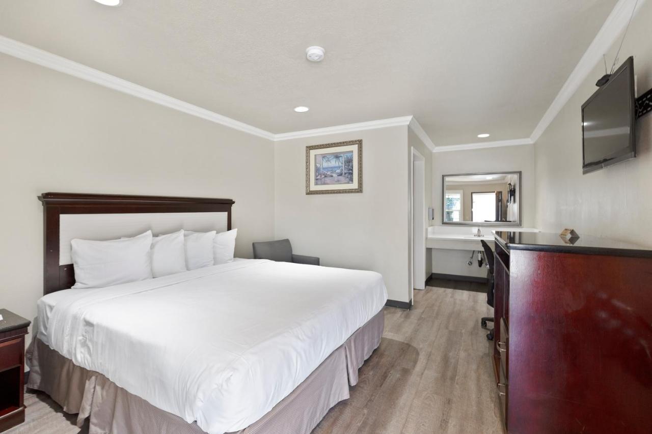 אל מונטה Le Blanc Inn & Suites מראה חיצוני תמונה