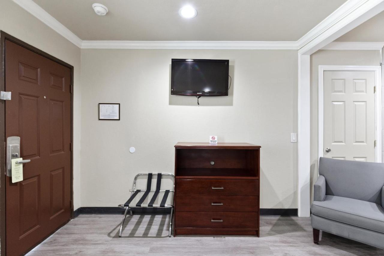 אל מונטה Le Blanc Inn & Suites מראה חיצוני תמונה
