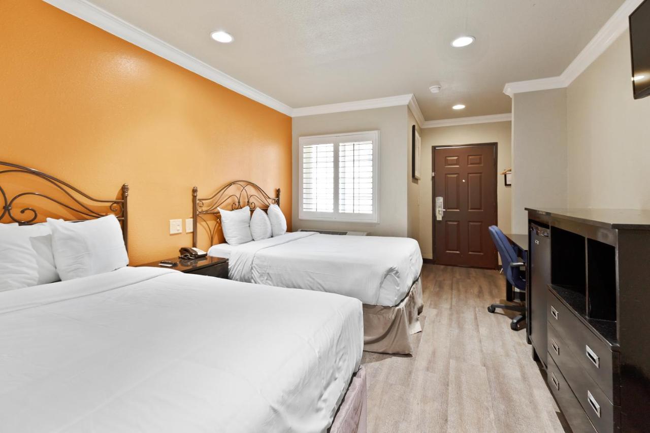 אל מונטה Le Blanc Inn & Suites מראה חיצוני תמונה