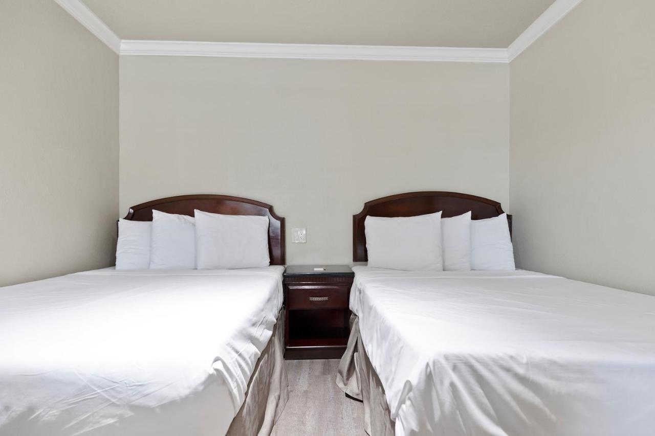 אל מונטה Le Blanc Inn & Suites מראה חיצוני תמונה