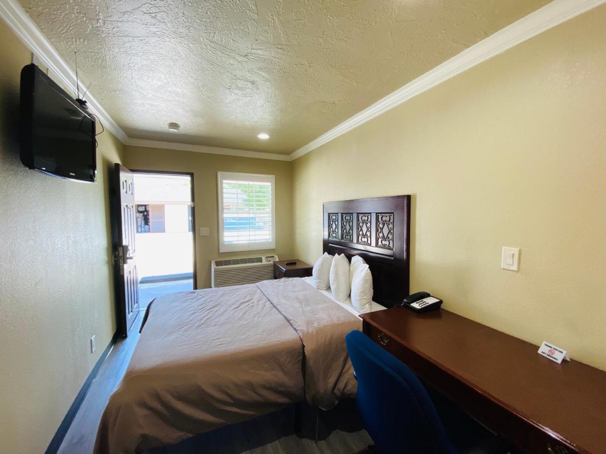 אל מונטה Le Blanc Inn & Suites מראה חיצוני תמונה